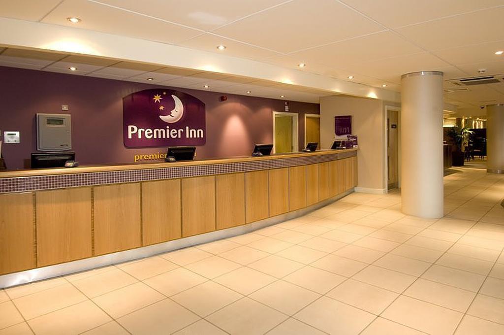 Premier Inn Manchester Airport Runger Lane North 헤일 외부 사진